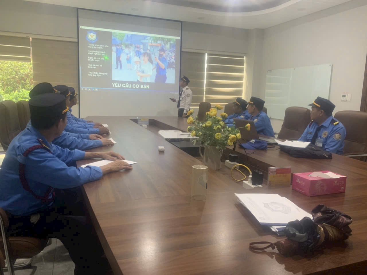 Một buổi đào tạo nghiệp vụ nhân viên bảo vệ Một buổi đào tạo nghiệp vụ nhân viên bảo vệ